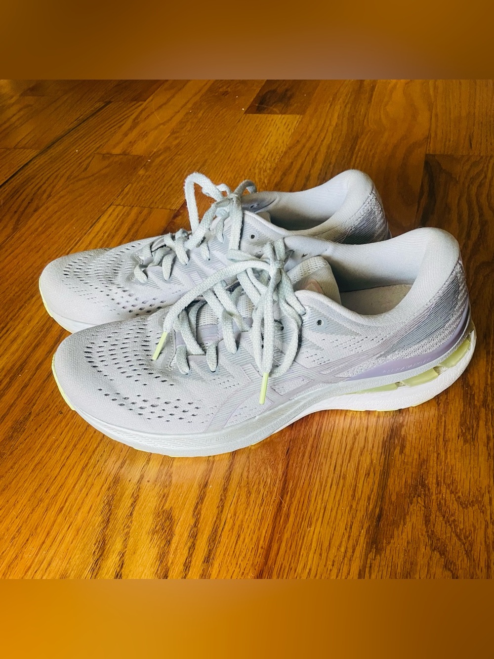 Asics Gel-Kayano 28 Athletic Running Shoes Women’s Size 9 Gray